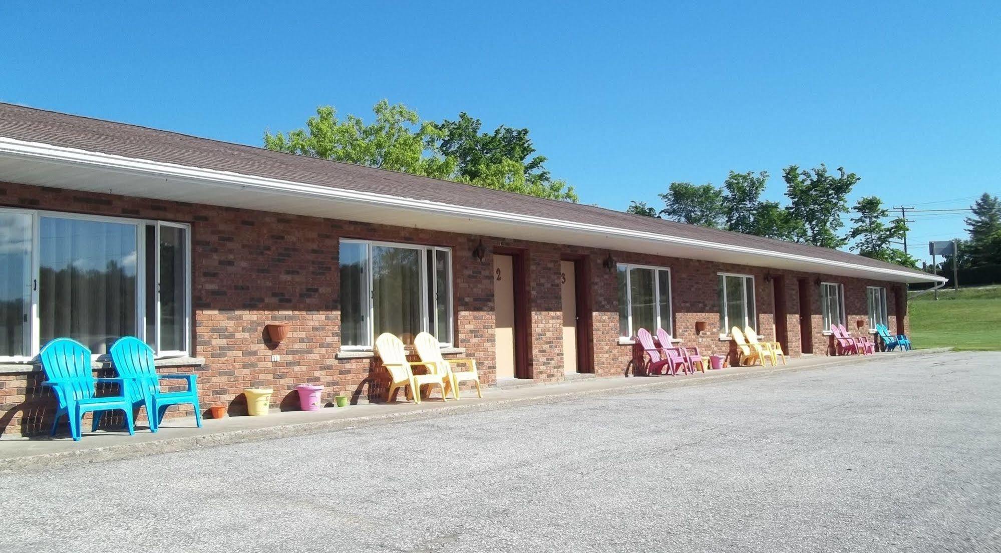 Wayside Motel Manitoulin Manitowaning Eksteriør billede